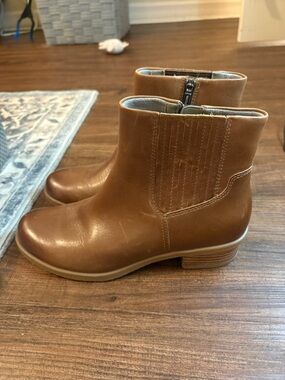 Dansko daisie Brown Leather Ankle Boots women’s size 9.5